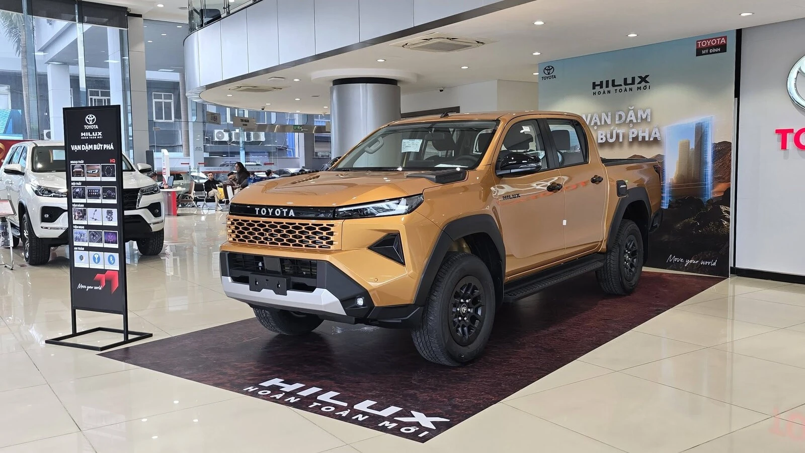 HILUX PRO 2.8 4X2 AT