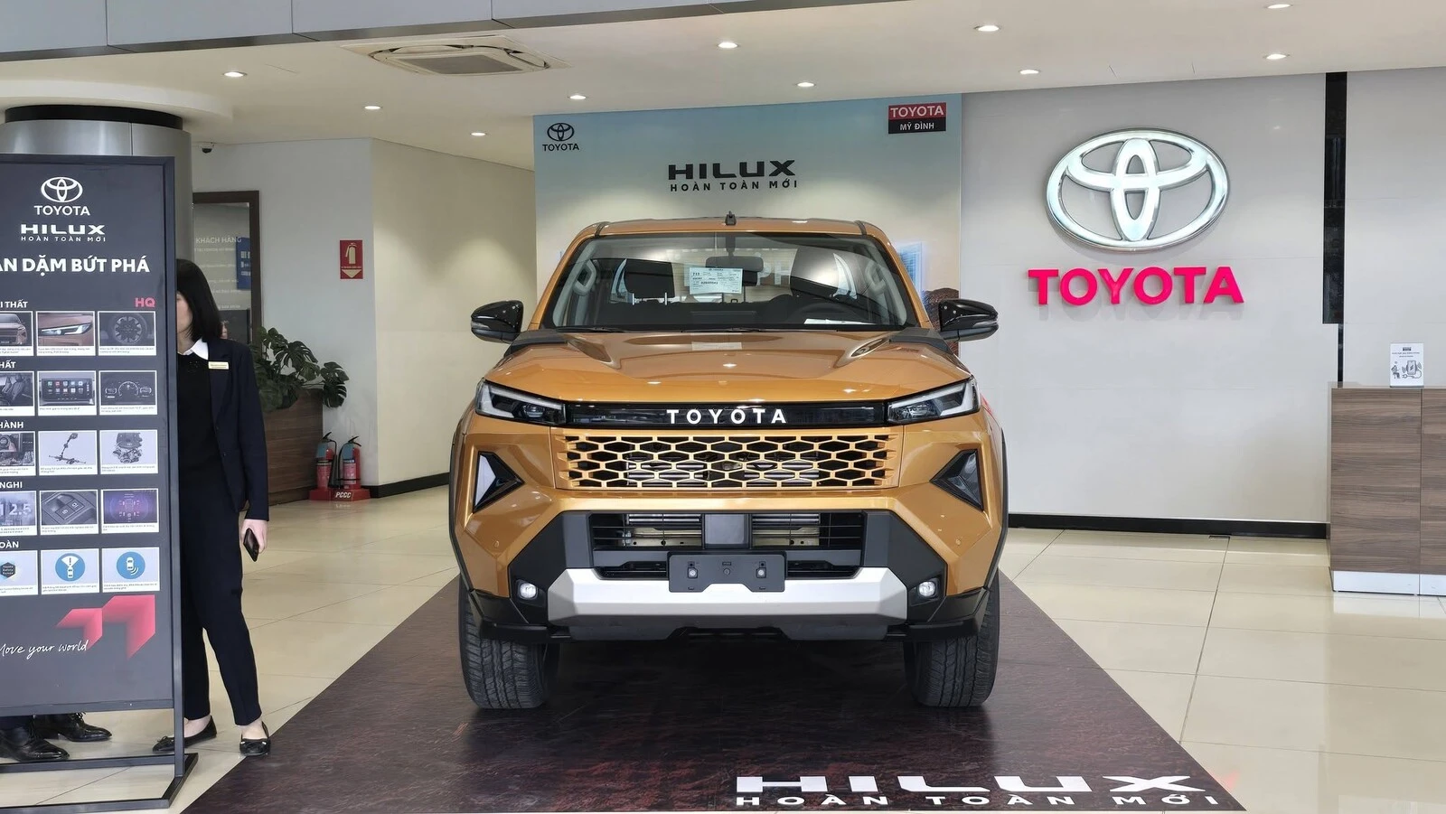HILUX PRO 2.8 4X2 AT