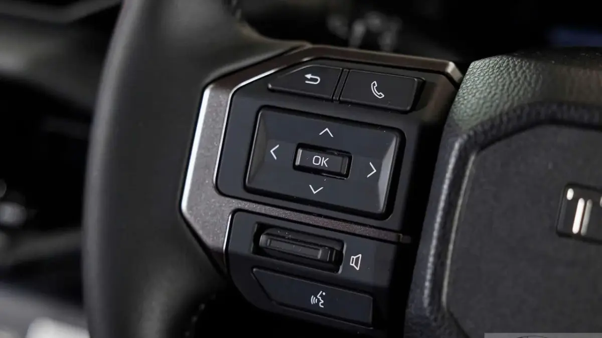 HILUX PRO 2.8 4X2 AT