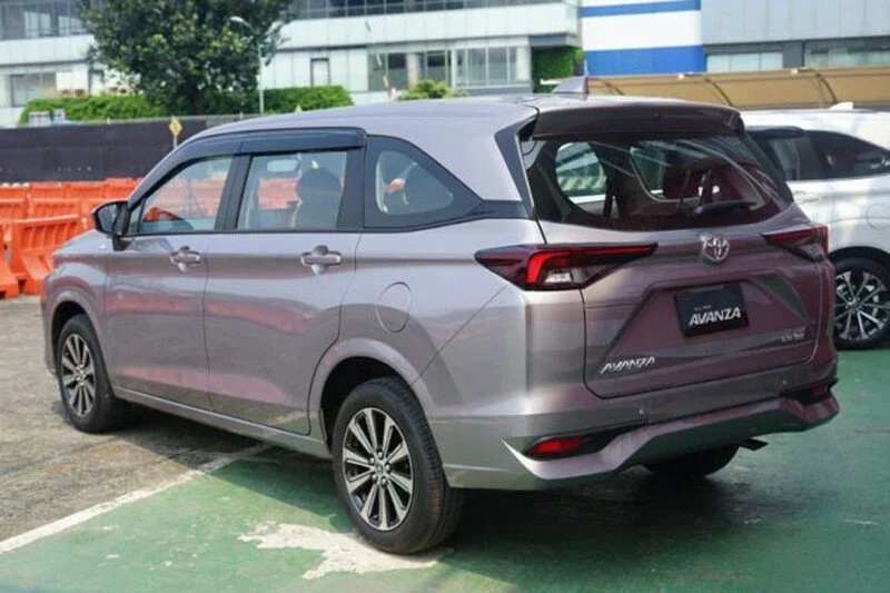 Toyota Avanza Premio MT