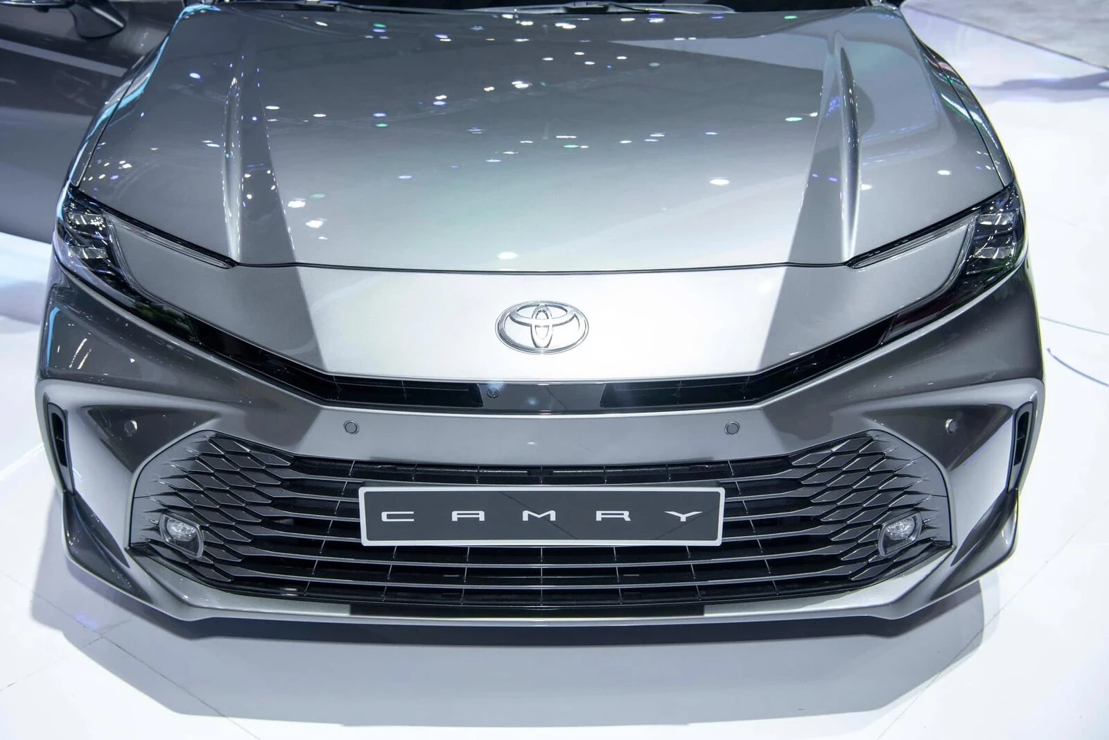 Toyota Camry HEV MID