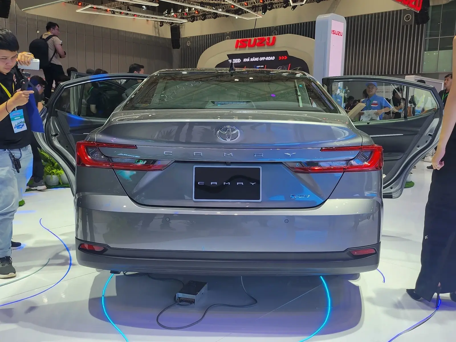 Toyota Camry HEV MID