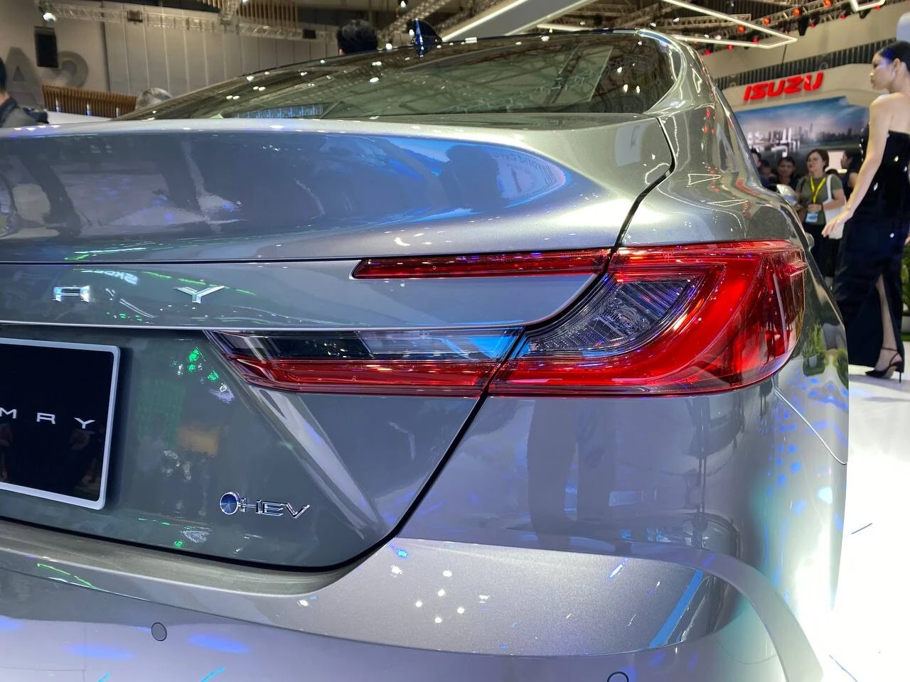 Toyota Camry HEV MID