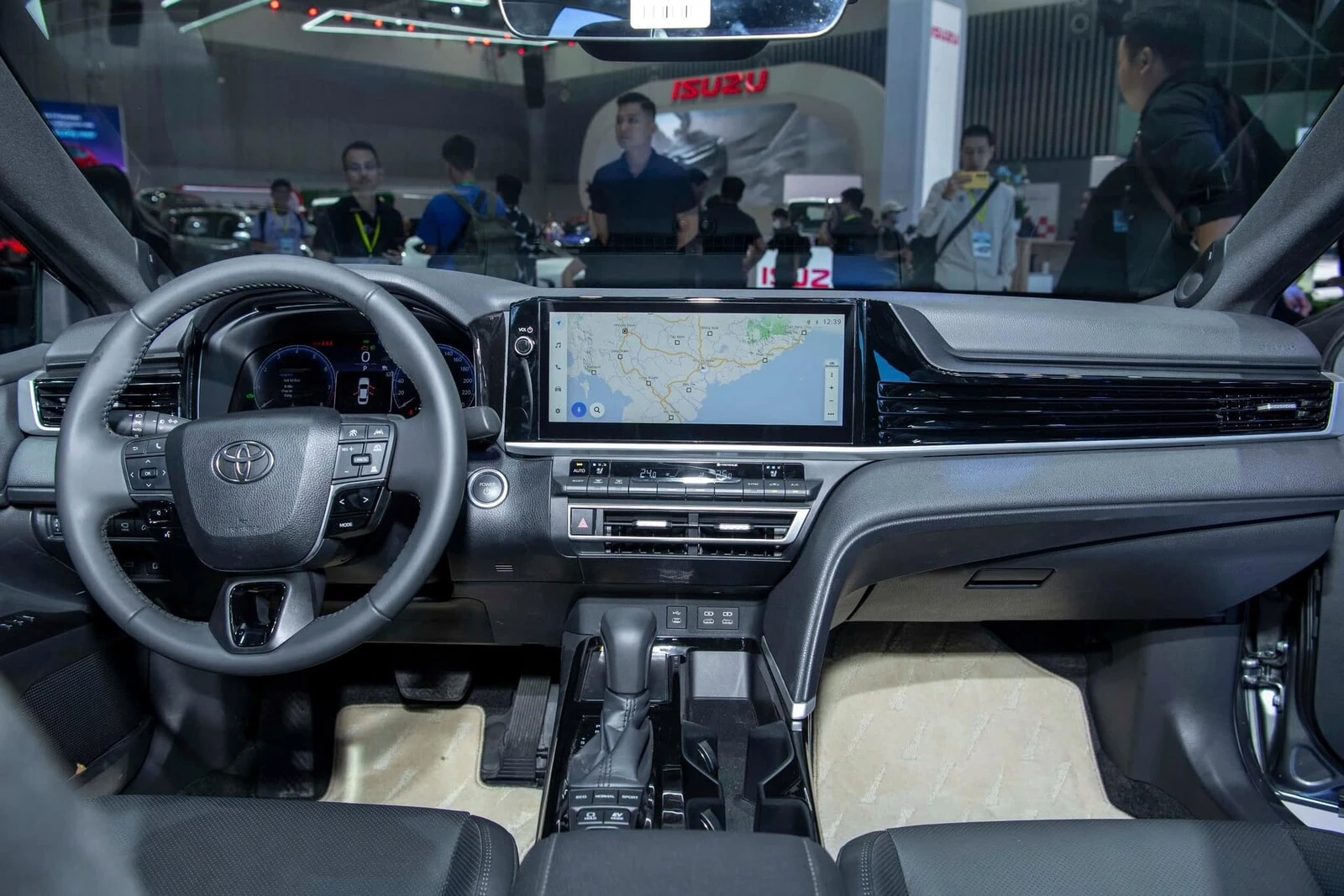Toyota Camry HEV MID