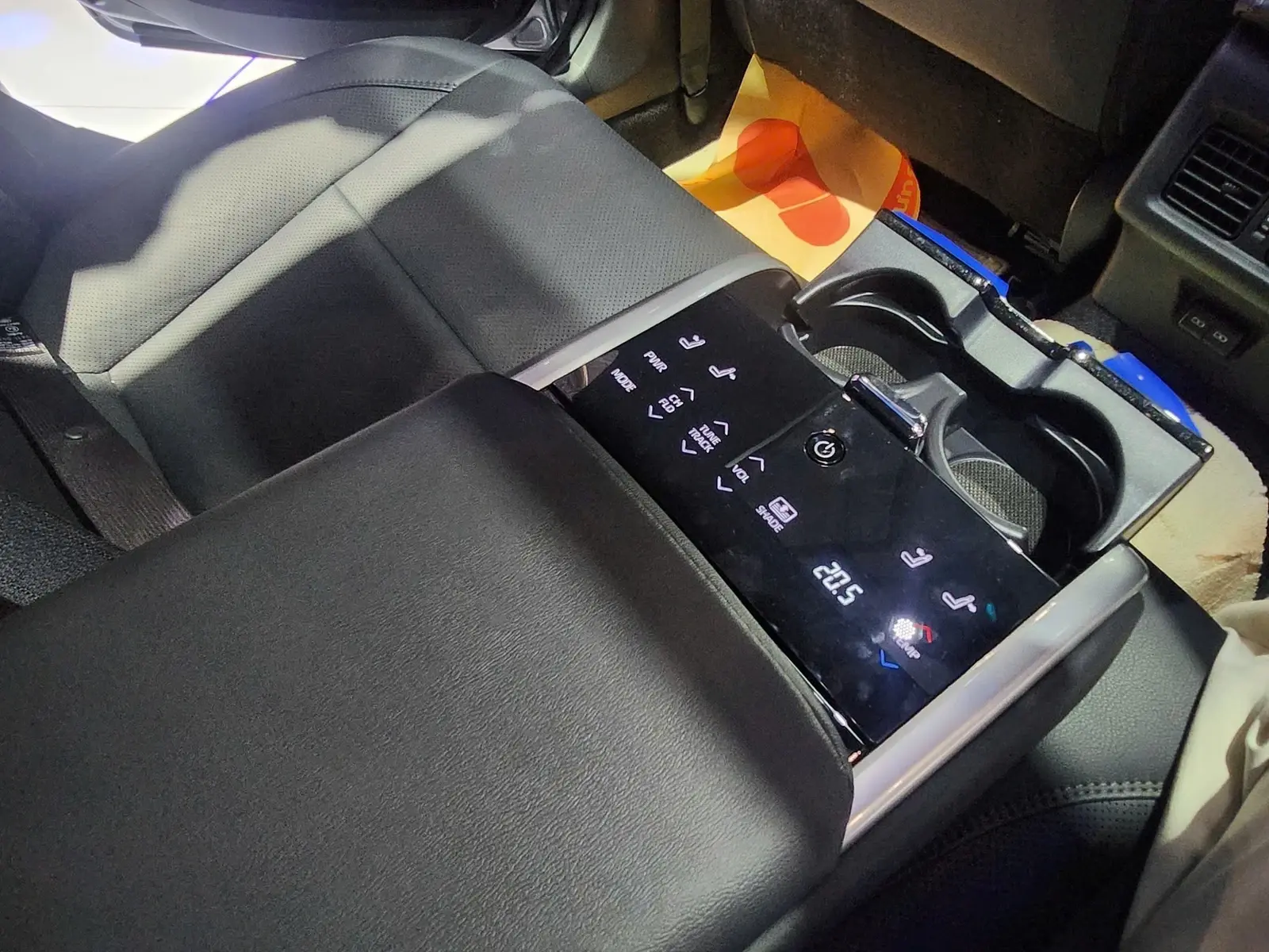 Toyota Camry HEV MID