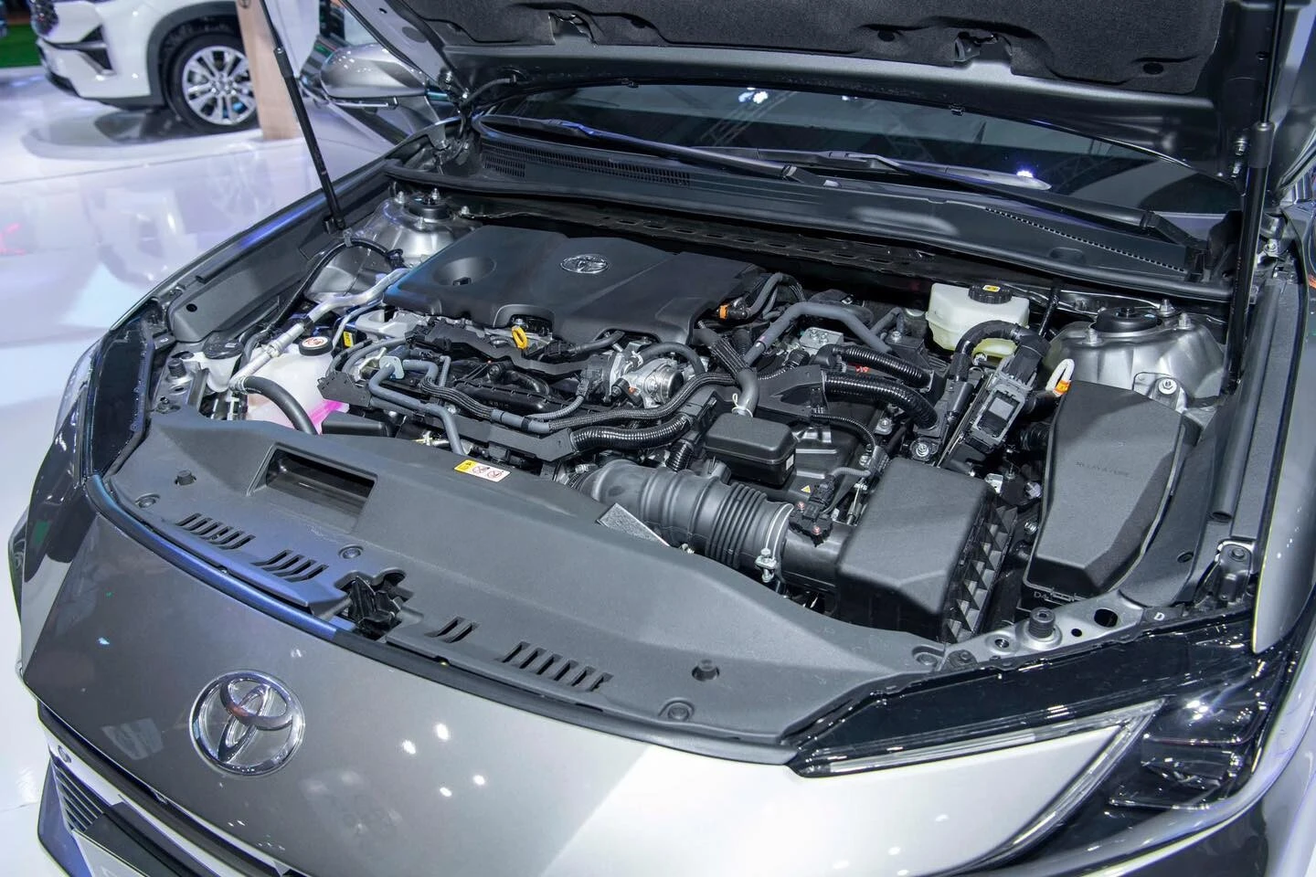 Toyota Camry HEV MID