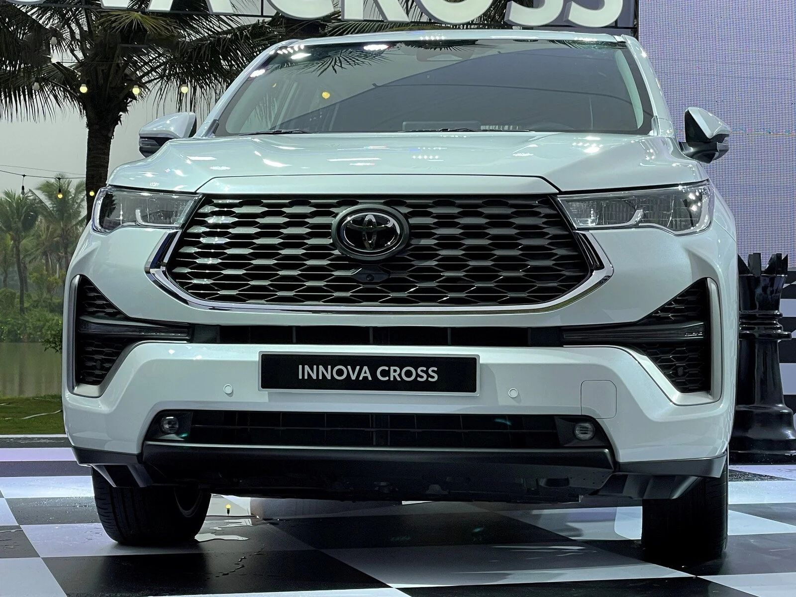 Toyota Innova Cross HEV