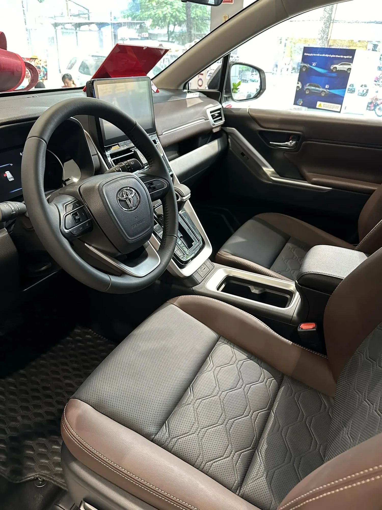 Toyota Innova Cross HEV
