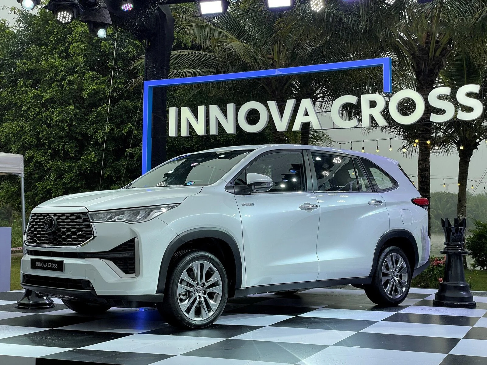Toyota Innova Cross HEV